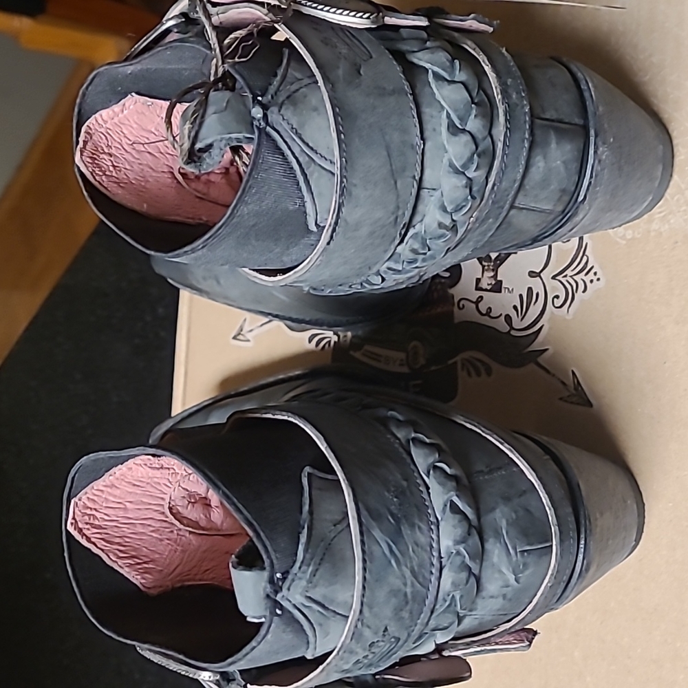 Junk Gypsy Boot - Picture 4 of 9